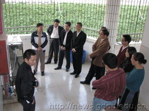 聚焦學(xué)生關(guān)切，共商解決方案 后勤管理部門(mén)深入男生公寓現(xiàn)場(chǎng)研討熱水供應(yīng)優(yōu)化